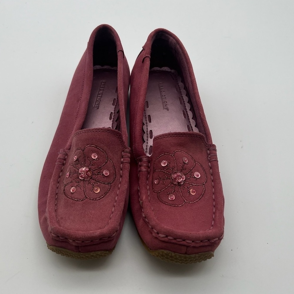 Predictions Women Burgundy Faux Suede Floral Sequin Embroidered Loafers Size 7